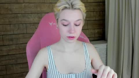 Snapshot of agatagate chatting on April 5, 4:31 am AgataGate online show from April 5, 4:31 am