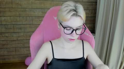 Snapshot of agatagate chatting on April 7, 3:12 pm AgataGate online show from April 7, 3:12 pm