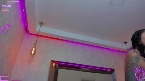 Snapshot of agatha_russh_ chatting on February 12, 9:33 pm LUNNA online show from February 12, 9:33 pm