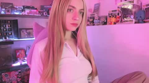 Camila     2 online show from January 14, 7:21 pm