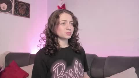 Snapshot of agathaa_ks_ chatting on February 1, 1:26 am Camila 2 online show from February 1, 1:26 am