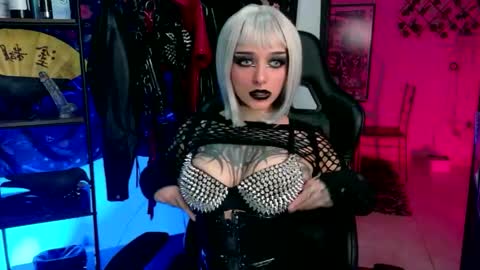 Snapshot of agathamoonn chatting on May 16, 7:12 pm Agatha Fox online show from May 16, 7:12 pm