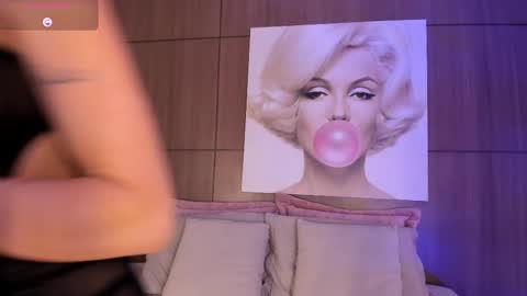    online show from November 8, 10:41 pm