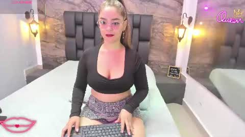 agnes_02 online show from June 27, 12:10 pm