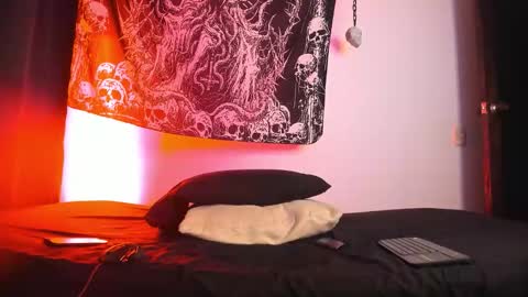 agnes_jones online show from December 19, 11:34 pm