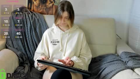 Snapshot of agnes_passero chatting on September 18, 7:54 am Agnes online show from September 18, 7:54 am