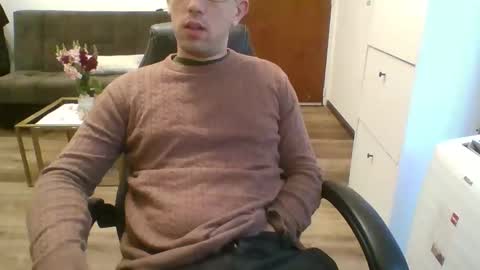 Agusboy97 online show from May 6, 12:32 pm