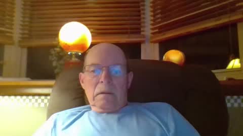 aguynrkfrd online show from October 12, 9:30 am