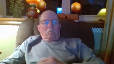 aguynrkfrd online show from May 14, 9:49 am