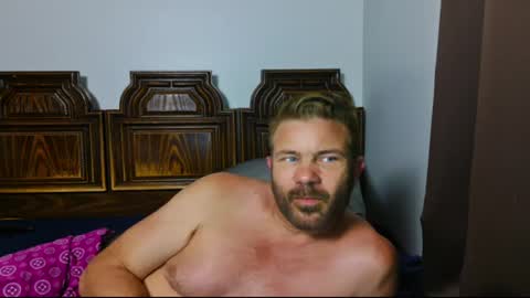 Snapshot of ahardman10 chatting on June 22, 3:25 am Blue Eyed Handsome Man online show from June 22, 3:25 am