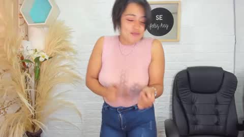 Snapshot of ahisha09 chatting on January 24, 2:19 pm Ahisha online show from January 24, 2:19 pm