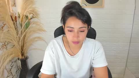 Snapshot of ahisha09 chatting on January 26, 3:25 pm Ahisha online show from January 26, 3:25 pm