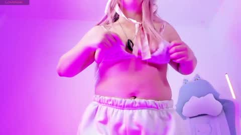 Ahri help me get to 100  online show from March 31, 5:30 am