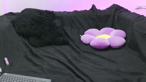 Snapshot of ahri_ossuri chatting on December 16, 6:21 am ahri online show from December 16, 6:21 am