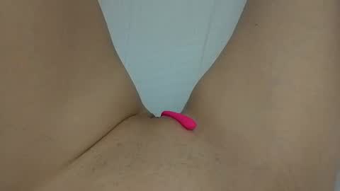 Snapshot of ahsexi chatting on December 18, 2:42 am Taylor online show from December 18, 2:42 am