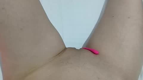 Snapshot of ahsexi chatting on February 4, 4:18 am Taylor online show from February 4, 4:18 am