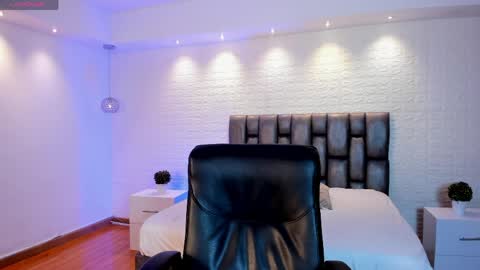 aidajoness online show from March 28, 11:43 am