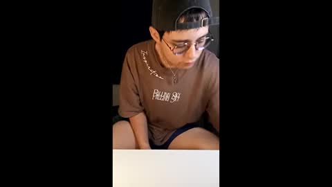 Snapshot of aiden_dwayne chatting on February 3, 1:04 am Aiden online show from February 3, 1:04 am