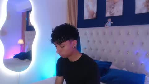 Aiden online show from April 14, 1:06 pm