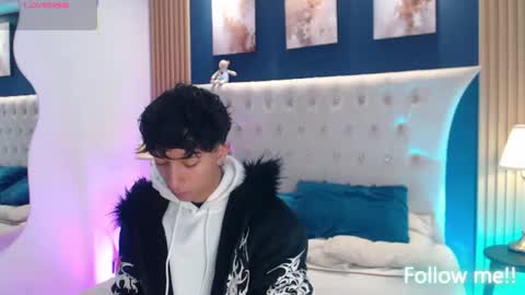 Snapshot of aiden_rivers_ chatting on June 27, 1:17 pm Aiden online show from June 27, 1:17 pm