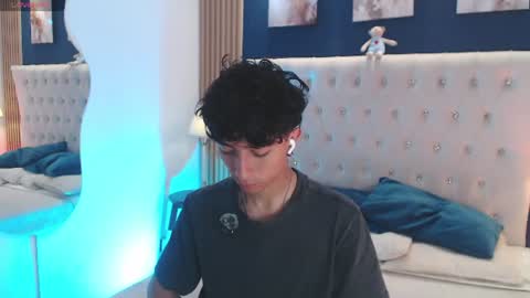 Snapshot of aiden_rivers_ chatting on July 7, 1:15 pm Aiden online show from July 7, 1:15 pm