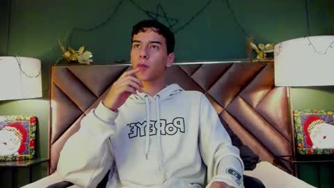 aiden_royce online show from December 5, 6:22 am