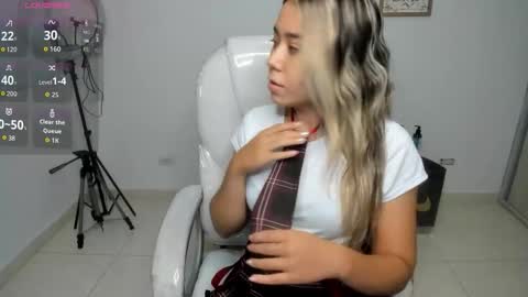 Snapshot of aiilyn_dss18 chatting on September 11, 9:42 am Ailyn online show from September 11, 9:42 am