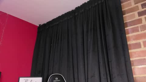 Ailyn online show from March 21, 1:43 am