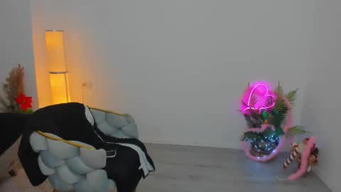 Aileen online show from December 1, 4:23 pm