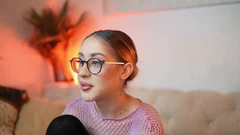  Aileen  online show from December 20, 9:22 pm