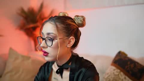  Aileen  online show from December 21, 9:55 pm