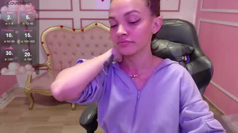 Snapshot of ailen_t chatting on December 14, 7:29 am Ailen online show from December 14, 7:29 am