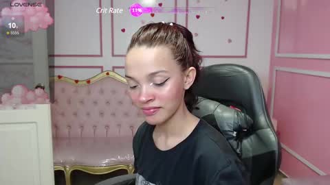 Snapshot of ailen_t chatting on December 16, 3:51 am Ailen online show from December 16, 3:51 am