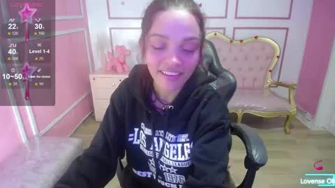 Snapshot of ailen_t chatting on December 20, 4:42 am Ailen online show from December 20, 4:42 am