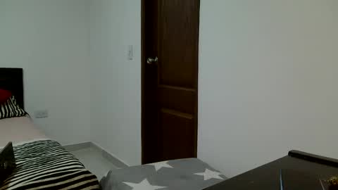 J  online show from September 12, 12:38 pm