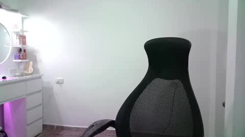 Snapshot of aineangeel chatting on November 7, 2:00 am AINE online show from November 7, 2:00 am