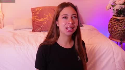 Snapshot of airi_pierce chatting on February 25, 11:31 am Airi online show from February 25, 11:31 am