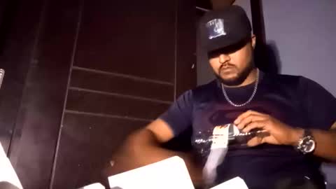 airoon91 online show from December 2, 10:53 am