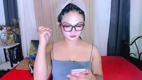 airy_and_dave online show from April 15, 10:22 am