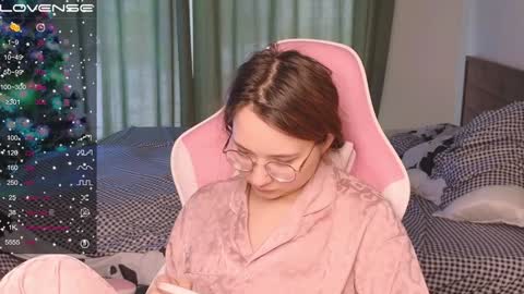 airyhill online show from December 25, 9:02 am