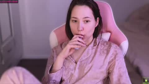 airyhill online show from December 15, 12:31 pm