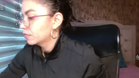aisha__cambell online show from November 17, 11:49 am