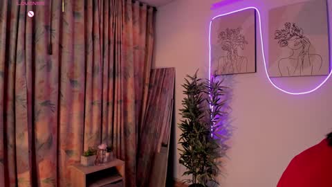 Aisha online show from January 31, 11:35 am