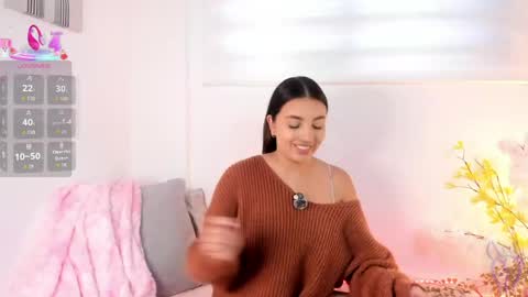 Aisha online show from April 13, 9:20 pm