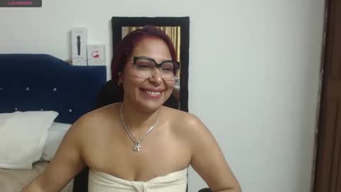 aisha_french online show from May 26, 4:25 pm