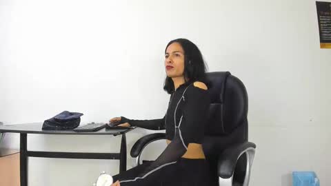 Aisha online show from November 16, 4:40 am