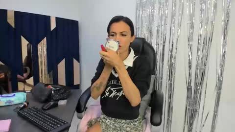 Aisha online show from June 5, 7:52 pm