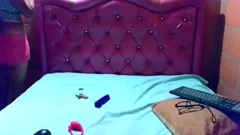 aisha koswell3 online show from October 24, 7:05 am