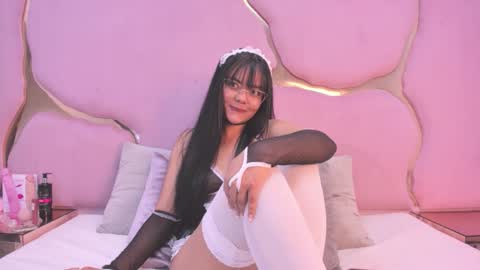 Snapshot of aisha_leenss chatting on February 2, 2:27 pm Aisha online show from February 2, 2:27 pm