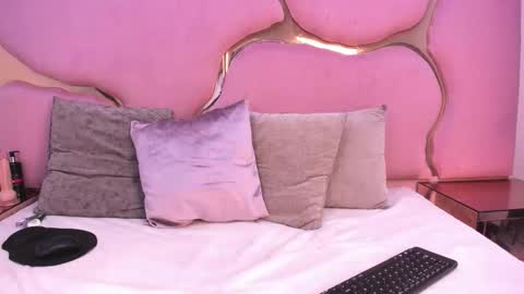 Snapshot of aisha_leenss chatting on February 5, 2:11 pm Aisha online show from February 5, 2:11 pm